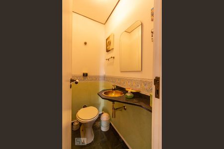 Apartamento à venda com 140m², 3 quartos e 3 vagas Apartamento à venda com 140m², 3 quartos e 3 vagasLavabo