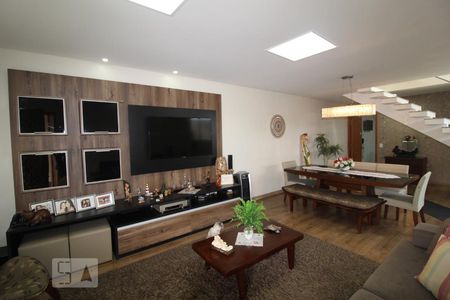 Sala de casa à venda com 4 quartos, 240m² em Cerâmica, São Caetano do Sul