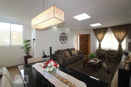 Sala de casa à venda com 4 quartos, 240m² em Cerâmica, São Caetano do Sul