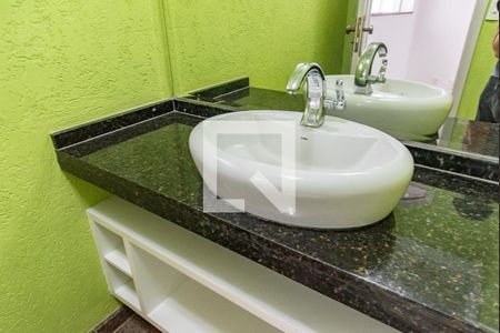 Lavabo de casa para alugar com 3 quartos, 250m² em Vila Monumento, São Paulo