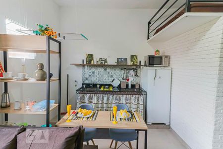 Kitnet de kitnet/studio para alugar com 1 quarto, 25m² em Jardim Ivana, São Paulo