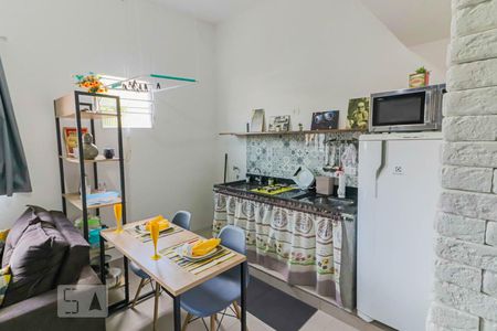 Kitnet de kitnet/studio para alugar com 1 quarto, 25m² em Jardim Ivana, São Paulo