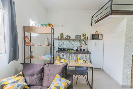 Kitnet de kitnet/studio para alugar com 1 quarto, 25m² em Jardim Ivana, São Paulo