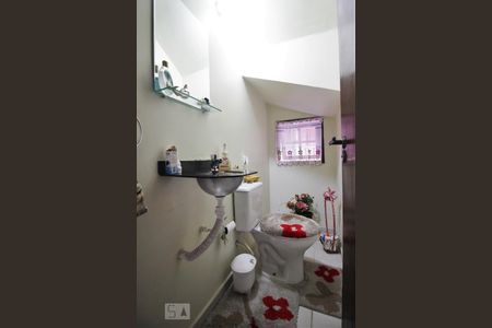 Lavabo de casa para alugar com 3 quartos, 190m² em Jardim América, Taboão da Serra