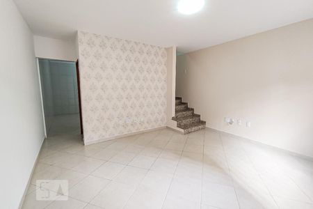 Sala de casa de condomínio para alugar com 2 quartos, 82m² em Vila Matilde, São Paulo