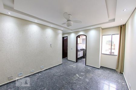 Sala  de apartamento para alugar com 2 quartos, 55m² em Centro, Guarulhos