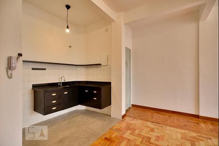 Cozinha de apartamento para alugar com 1 quarto, 65m² em Perdizes, São Paulo