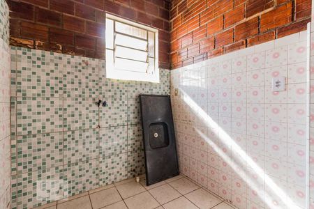 Cozinha de casa de condomínio à venda com 1 quarto, 40m² em São José, Porto Alegre