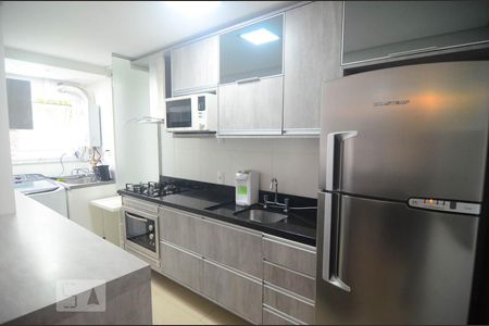 Cozinha de apartamento para alugar com 2 quartos, 68m² em Marechal Rondon, Canoas