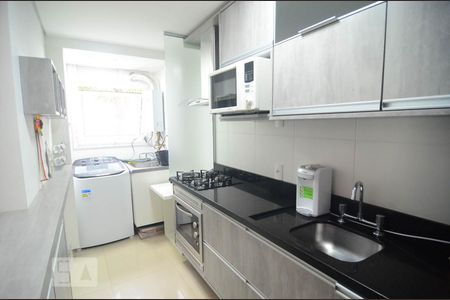 Cozinha de apartamento para alugar com 2 quartos, 68m² em Marechal Rondon, Canoas