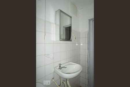 Banheiro de casa para alugar com 1 quarto, 35m² em Jardim de Lorenzo, São Paulo