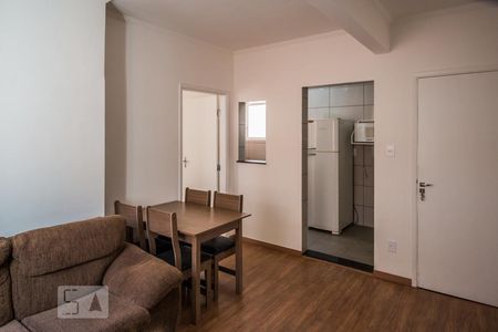 Sala de apartamento para alugar com 1 quarto, 43m² em Jardim Chapadão, Campinas