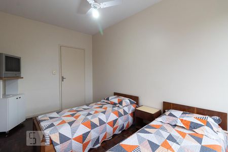 Quarto 1 de apartamento para alugar com 2 quartos, 76m² em Navegantes, Porto Alegre