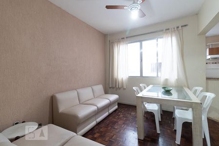 Sala de apartamento para alugar com 2 quartos, 76m² em Navegantes, Porto Alegre