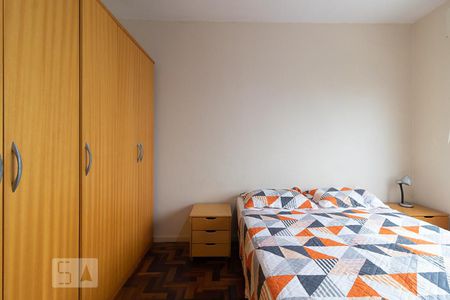 Quarto 2 de apartamento para alugar com 2 quartos, 76m² em Navegantes, Porto Alegre