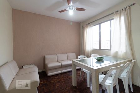 Sala de apartamento para alugar com 2 quartos, 76m² em Navegantes, Porto Alegre