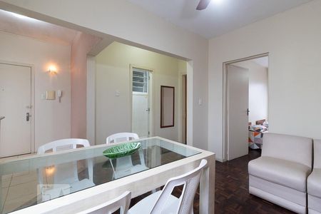 Sala de apartamento para alugar com 2 quartos, 76m² em Navegantes, Porto Alegre