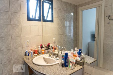 Apartamento à venda com 172m², 4 quartos e 3 vagas Apartamento à venda com 172m², 4 quartos e 3 vagasBanheiro da Suíte 1