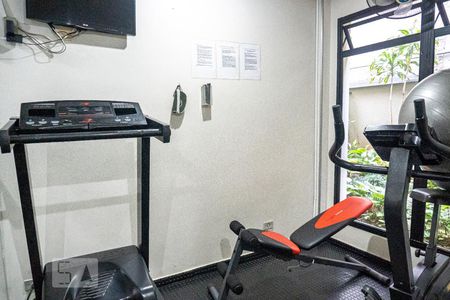 Apartamento à venda com 172m², 4 quartos e 3 vagas Apartamento à venda com 172m², 4 quartos e 3 vagasÁrea Comum - Academia