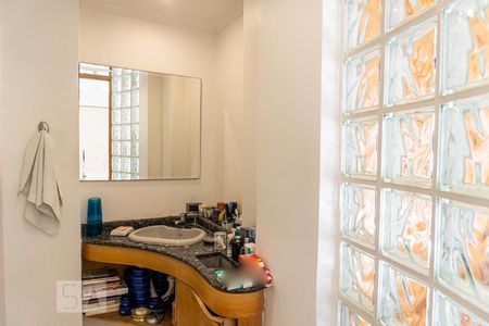 Apartamento à venda com 172m², 4 quartos e 3 vagas Apartamento à venda com 172m², 4 quartos e 3 vagasBanheiro da Suíte 2