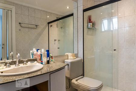 Apartamento à venda com 172m², 4 quartos e 3 vagas Apartamento à venda com 172m², 4 quartos e 3 vagasBanheiro da Suíte 1