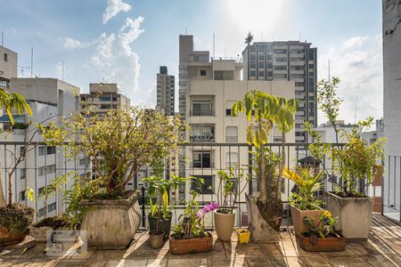 Apartamento à venda com 172m², 4 quartos e 3 vagas Apartamento à venda com 172m², 4 quartos e 3 vagasTerraço