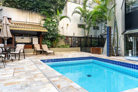 Apartamento à venda com 172m², 4 quartos e 3 vagas Apartamento à venda com 172m², 4 quartos e 3 vagasÁrea Comum - Piscina