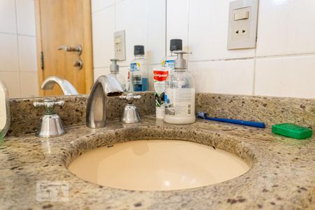 Apartamento à venda com 172m², 4 quartos e 3 vagas Apartamento à venda com 172m², 4 quartos e 3 vagasBanheiro Social