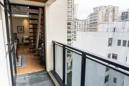 Apartamento à venda com 172m², 4 quartos e 3 vagas Apartamento à venda com 172m², 4 quartos e 3 vagasVaranda