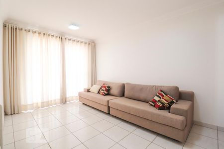 Sala de apartamento para alugar com 3 quartos, 87m² em Jardim Goiás, Goiânia