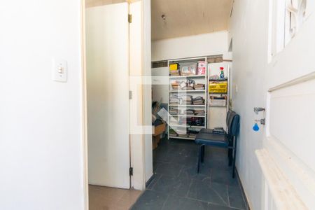 Casa à venda com 608m², 3 quartos e 6 vagas Casa à venda com 608m², 3 quartos e 6 vagasQuartos de serviço