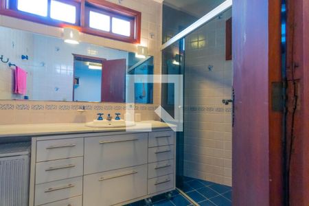 Casa à venda com 608m², 3 quartos e 6 vagas Casa à venda com 608m², 3 quartos e 6 vagasBanheiro da suíte 3