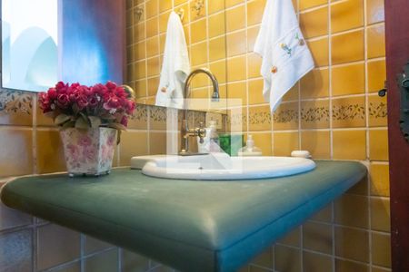 Casa à venda com 608m², 3 quartos e 6 vagas Casa à venda com 608m², 3 quartos e 6 vagasLavabo