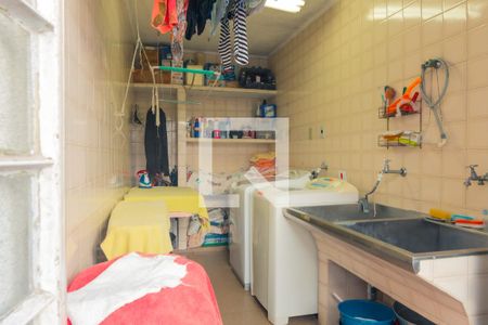 Casa à venda com 608m², 3 quartos e 6 vagas Casa à venda com 608m², 3 quartos e 6 vagasÁrea de serviço