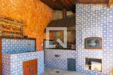 Casa à venda com 608m², 3 quartos e 6 vagas Casa à venda com 608m², 3 quartos e 6 vagasChurrasqueira