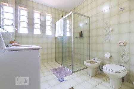 Banheiro de casa para alugar com 6 quartos, 274m² em Itapoã, Belo Horizonte