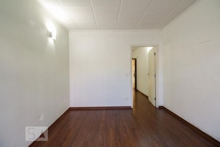 Sala de casa à venda com 4 quartos, 250m² em Vila Bertioga, São Paulo