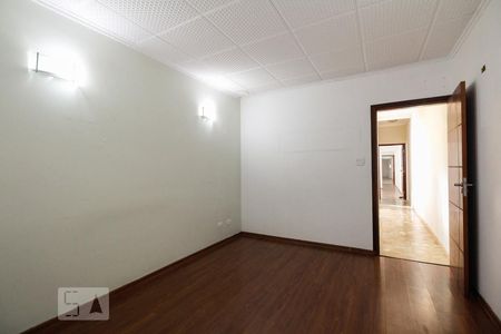 Sala de casa à venda com 4 quartos, 250m² em Vila Bertioga, São Paulo