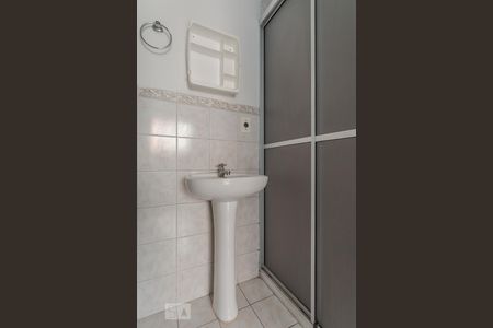 Banheiro da Suíte de apartamento para alugar com 1 quarto, 37m² em Humaitá, Porto Alegre