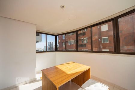 Varanda com Churrasqueira de kitnet/studio à venda com 1 quarto, 55m² em Independência, Porto Alegre