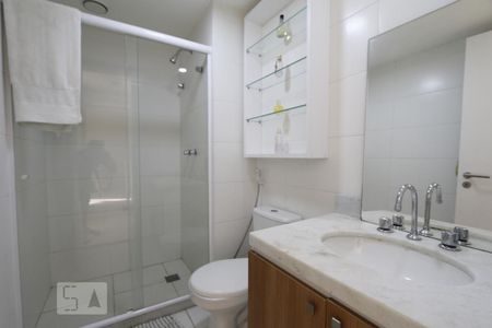 Banheiro da Suíte de apartamento para alugar com 2 quartos, 80m² em Jacarepaguá, Rio de Janeiro