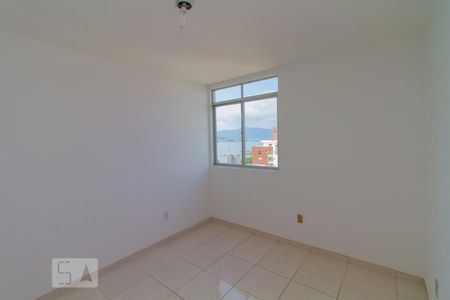 Quarto 1 de apartamento para alugar com 2 quartos, 60m² em Coqueiros, Florianópolis