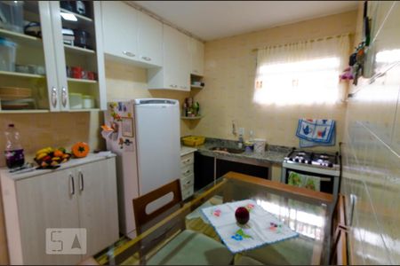 Cozinha de apartamento para alugar com 2 quartos, 48m² em Conjunto Habitacional Padre Manoel da Nóbrega, São Paulo