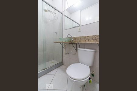 Bnaheiro de casa para alugar com 1 quarto, 50m² em Quintino, Rio de Janeiro