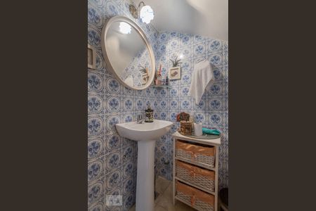 Lavabo de casa à venda com 3 quartos, 147m² em Auxiliadora, Porto Alegre