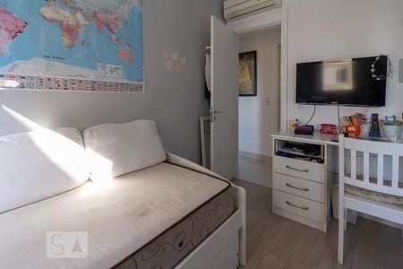 quarto 1 de apartamento à venda com 3 quartos, 69m² em Jardim Carvalho, Porto Alegre