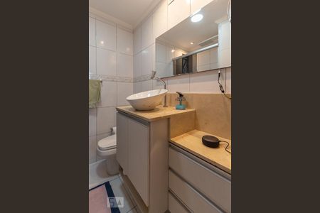 Banheiro de apartamento à venda com 2 quartos, 69m² em Vila Butantã, São Paulo