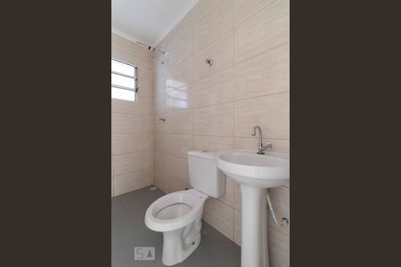 Banheiro de kitnet/studio para alugar com 1 quarto, 27m² em Quarta Parada, São Paulo