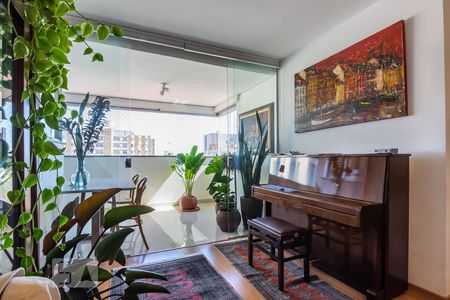 Sala  de apartamento para alugar com 2 quartos, 100m² em Santo Agostinho, Belo Horizonte