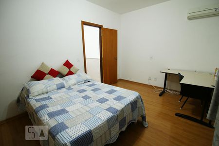 Quarto 1 de kitnet/studio para alugar com 1 quarto, 80m² em Parque Residencial Aquarius, São José dos Campos